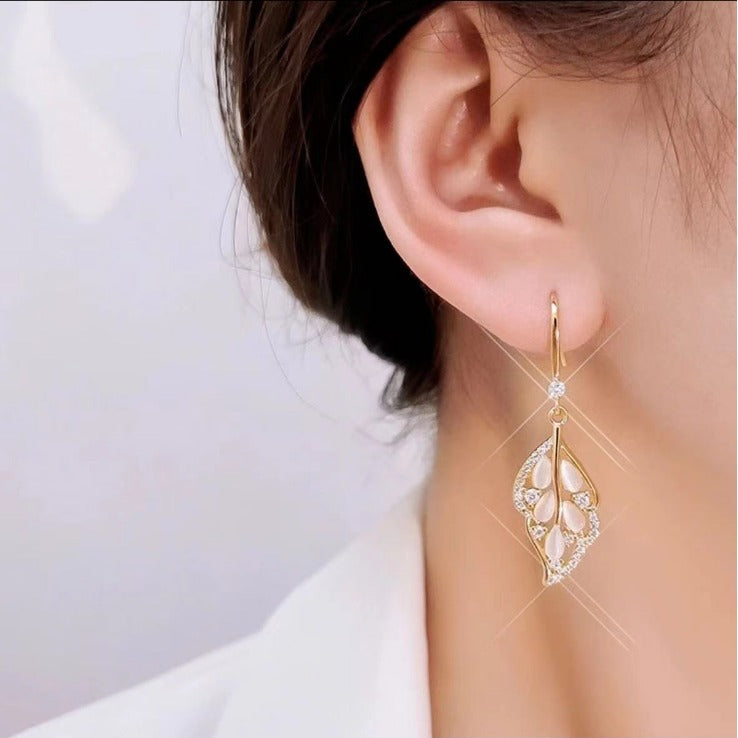 Alloy Earrings Simple And Versatile Classic Leaf Earrings Female Accessories