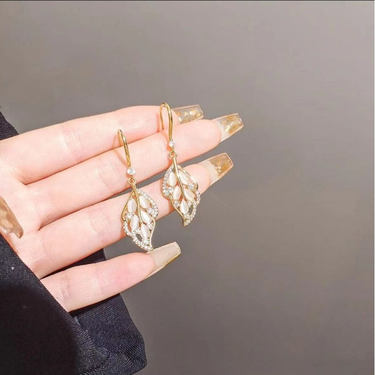 Alloy Earrings Simple And Versatile Classic Leaf Earrings Female Accessories