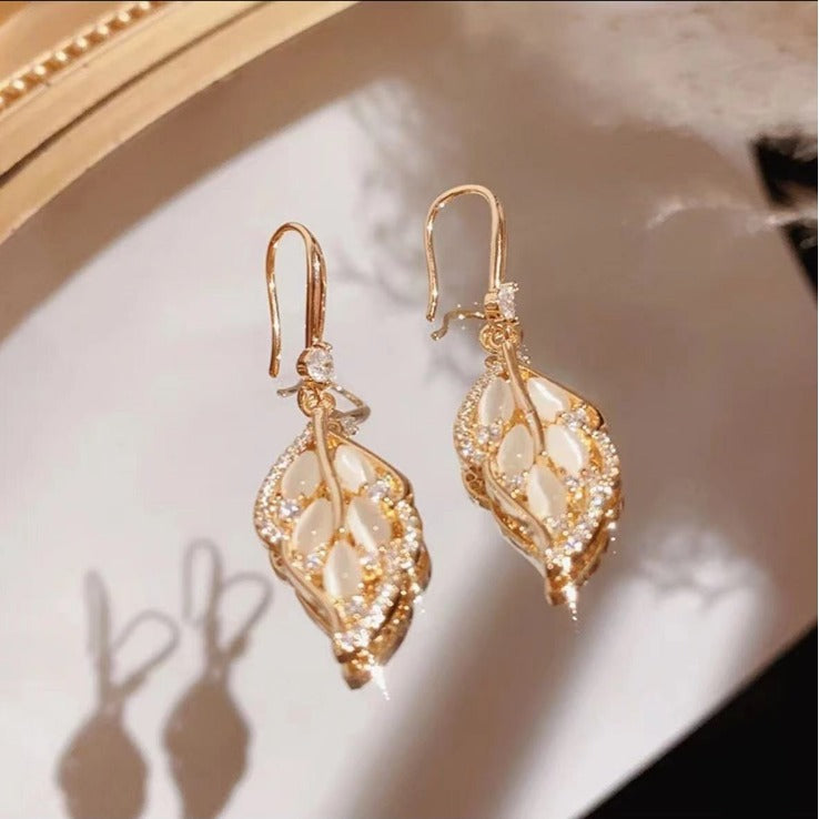 Alloy Earrings Simple And Versatile Classic Leaf Earrings Female Accessories